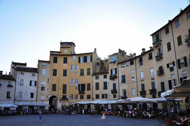 圆形竞技场广场