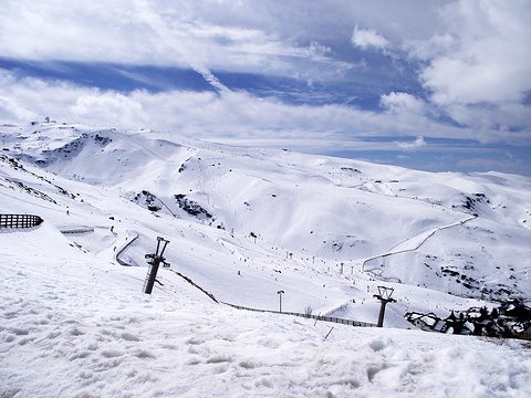 格拉纳达雪山旅游景点图片