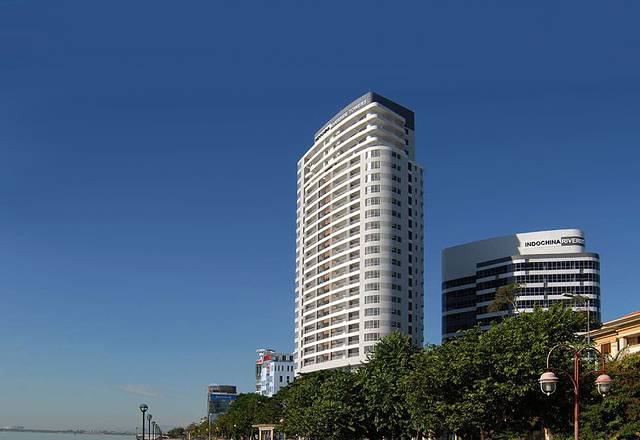 岘港河畔印度支那高级购物中心