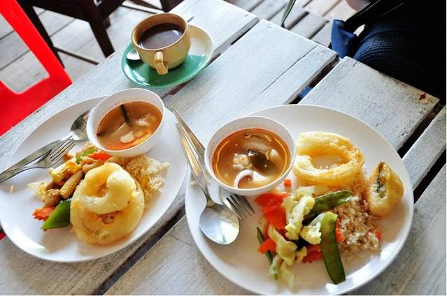 Raya’s Seafood Restaurant