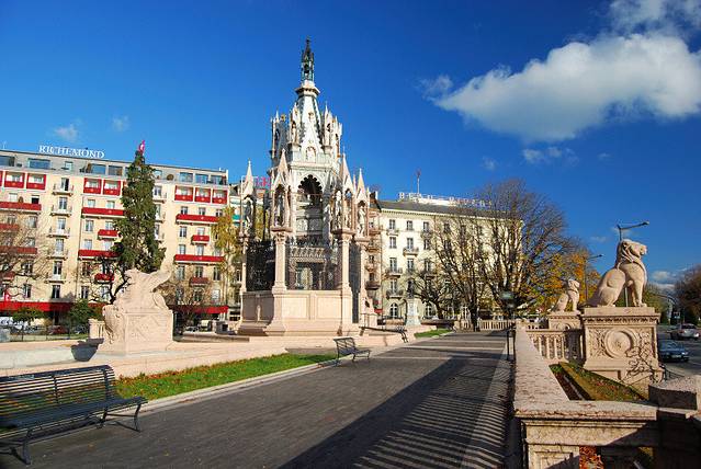 布鲁斯韦克墓地