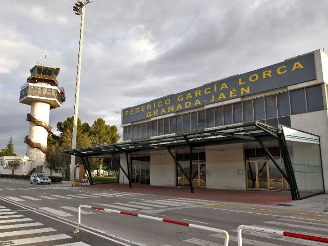 格拉纳达机场