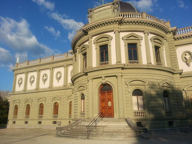 阿丽娅娜博物馆