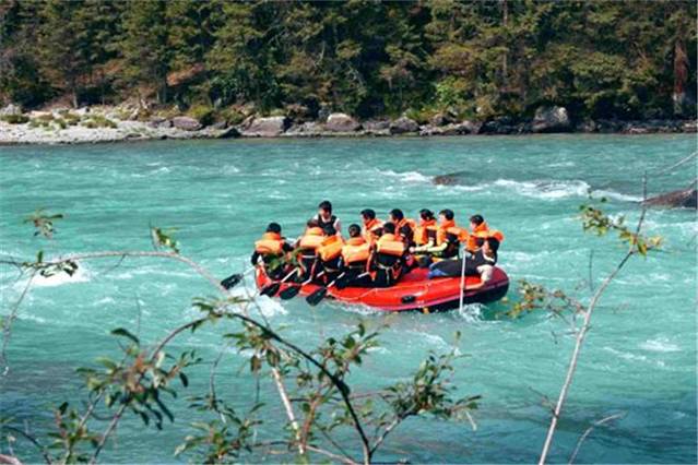 额尔齐斯河漂流