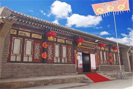 龙在天袖珍人皮影艺术城