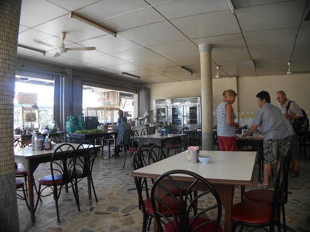 Muang Thong Restaurant 