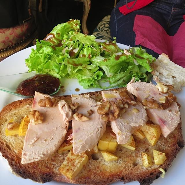 佩蒂特布瓦酒吧