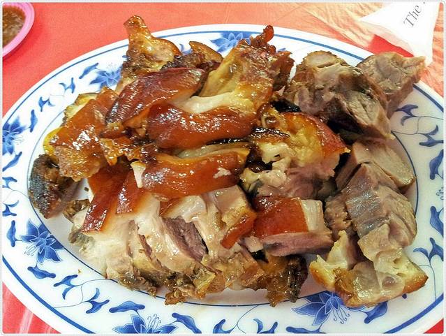 万峦猪脚海鸿饭店(加禄店)