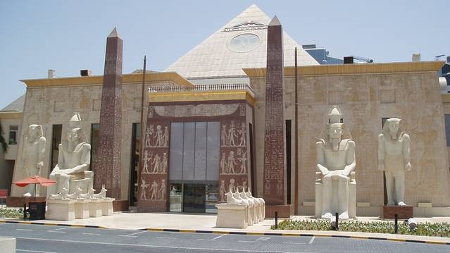 瓦菲城旅游攻略