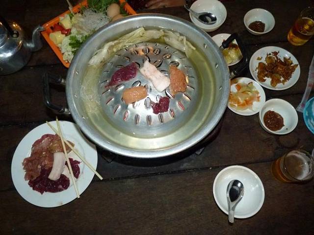 老挝特色自助火锅