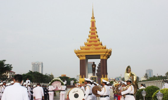 西哈努克国父像