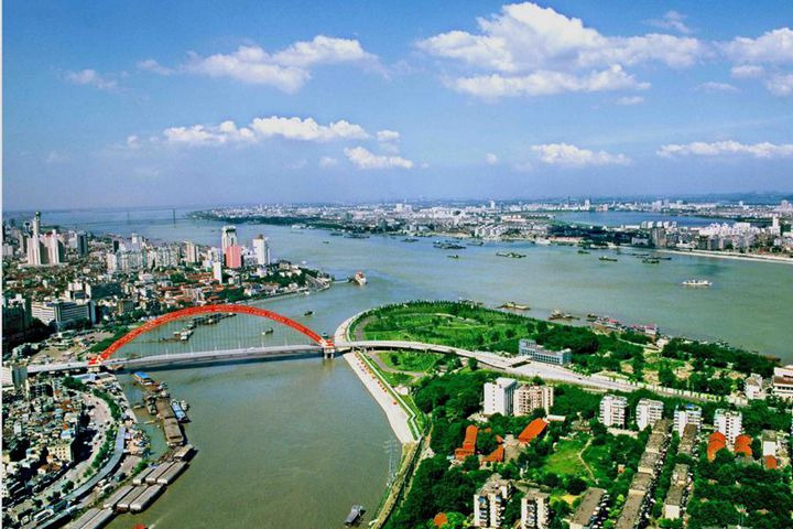 国庆各省旅游收入排行_武汉2018年旅游收入(3)