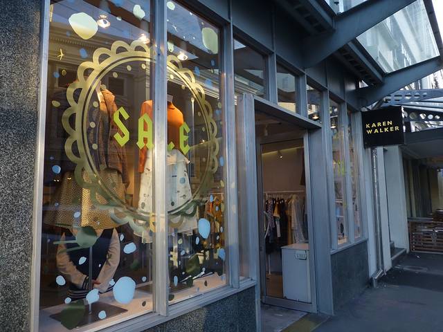 凯伦 • 沃克精品店