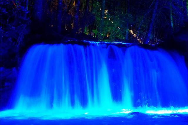 长白山大戏台河夜景游