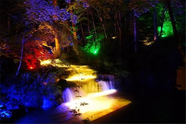 长白山大戏台河夜景游