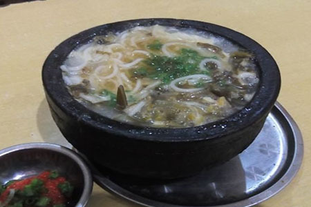 卢记砂锅米线