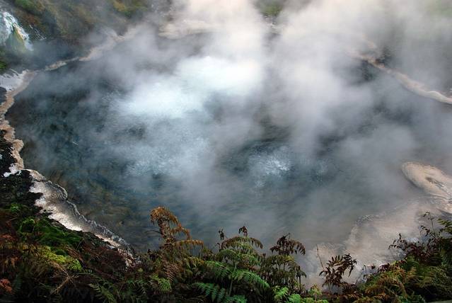怀基蒂山谷地热池