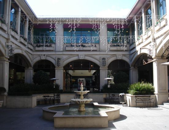 布藤尼购物中心