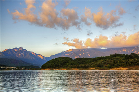 天堂湖