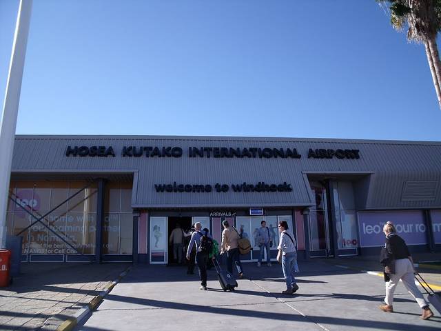 霍齐亚·库塔科国际机场