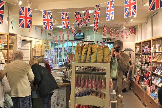 Peter Rabbit & Friends