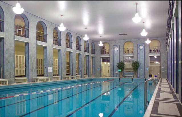 郁里允街（Yrjönkatu）游泳馆