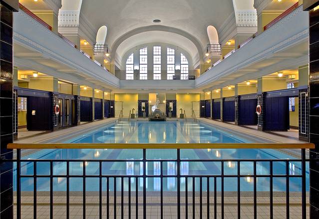 郁里允街（Yrjönkatu）游泳馆