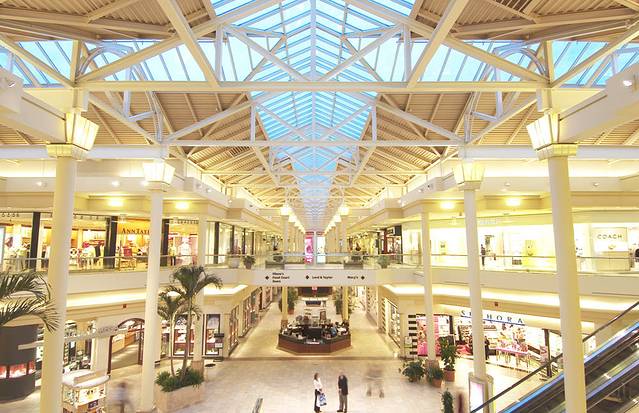 伯灵顿购物中心