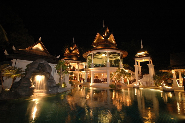 达苏梅酒店海边餐厅