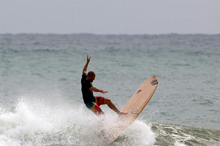 日月湾冲浪俱乐部