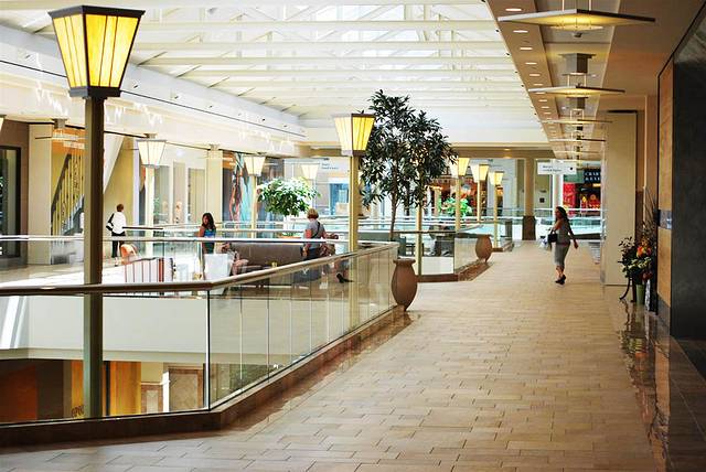 伯灵顿购物中心