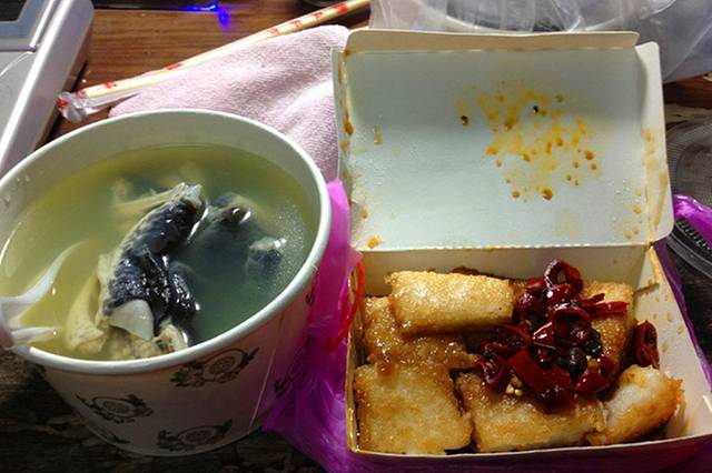 永乐夜市关帝庙无名萝卜糕