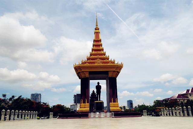 西哈努克国父像