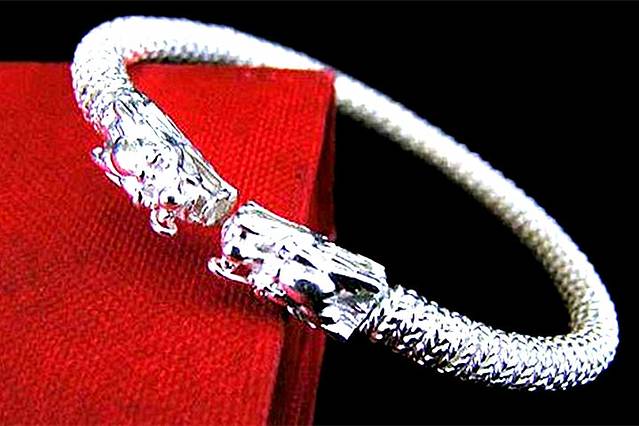 苗族银饰研究所