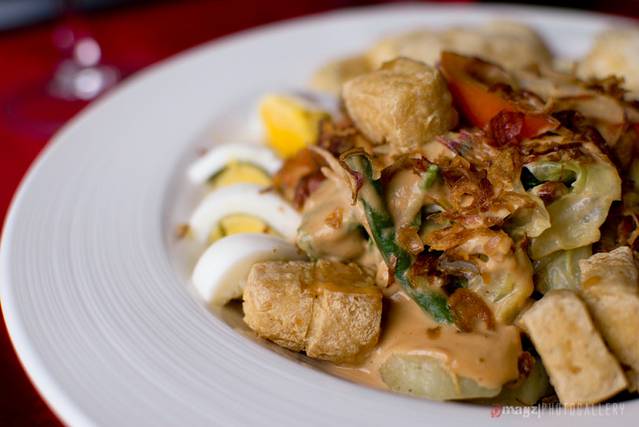 Gado-Gado Bonbin