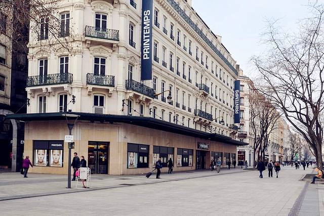 巴黎春天购物中心(里昂店)