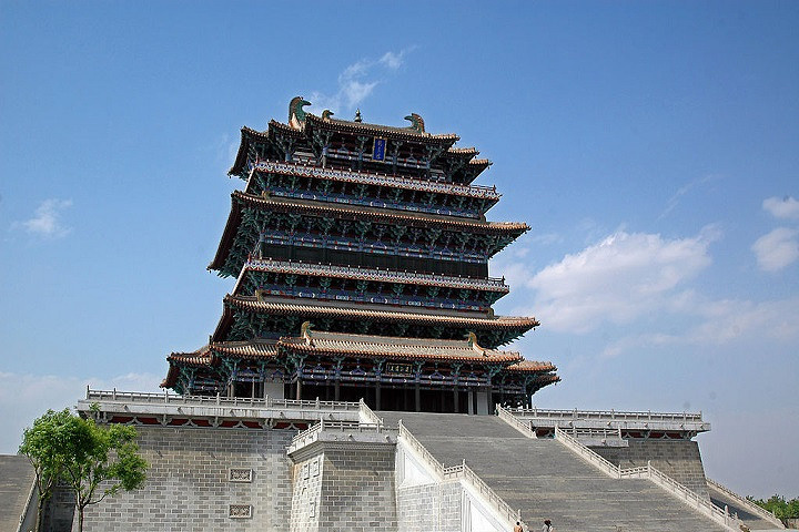 虽然真正的遗址已经不可考证如今的楼都是新建的但是