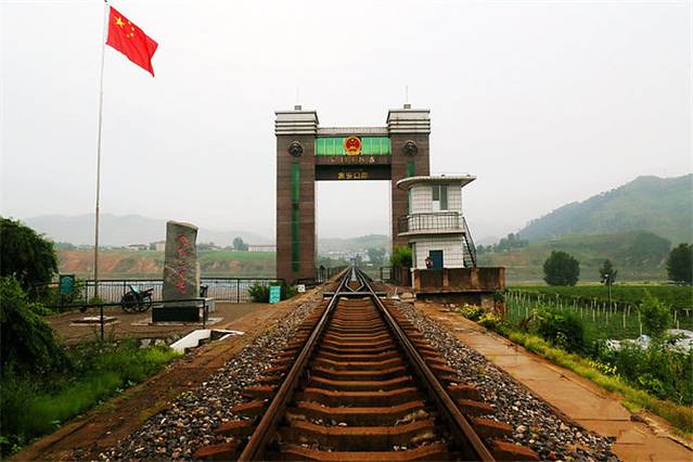 鸭绿江国境铁路大桥