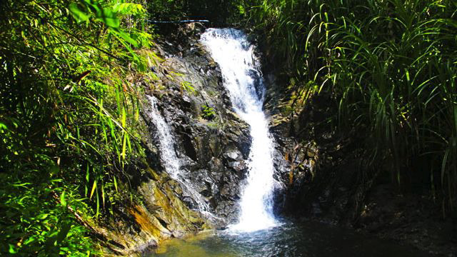 那卡利特卡利特瀑布
