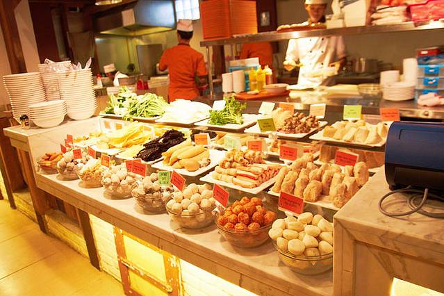 Eat and Eat Food Market Basuki Rahmat