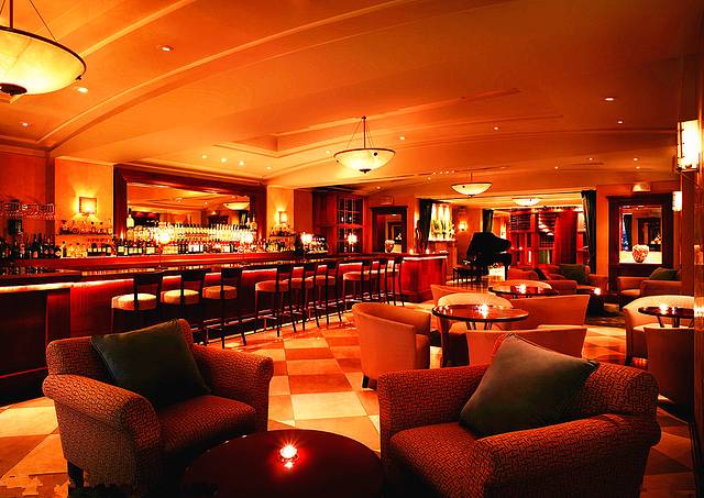 花满都爵士酒吧