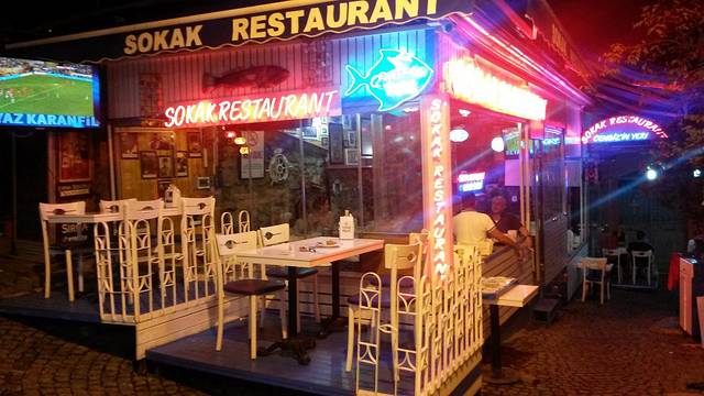 Sokak Restaurant Cengizin Yeri