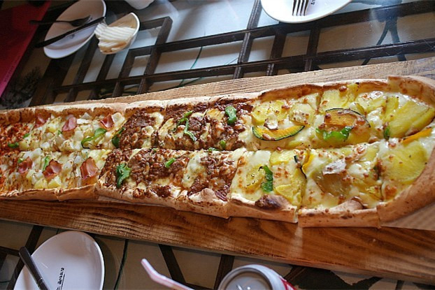 피자굽는 돌하르방烤披萨的石头爷爷