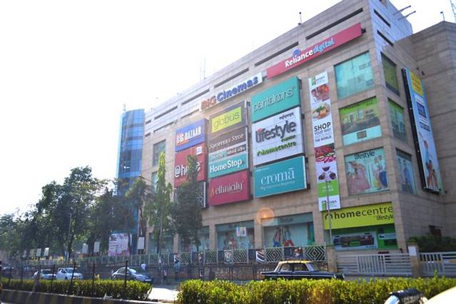 R City Mall