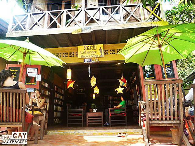 L'etranger Books and Tea