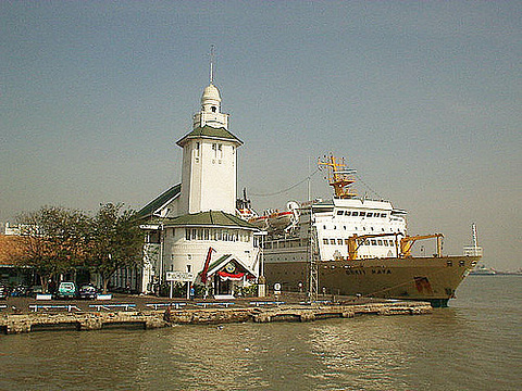 perak港现在已经是继雅加达tanjung priok之后的第二大处理岛屿