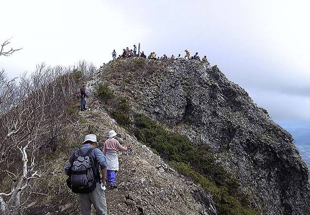 富良野西岳登山口