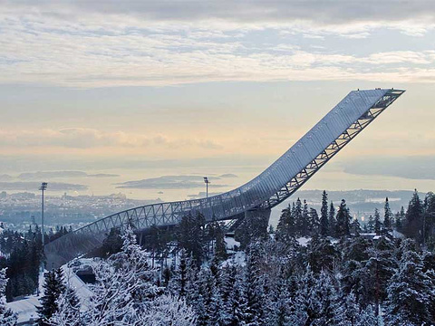 霍尔门考伦滑雪跳台旅游景点图片