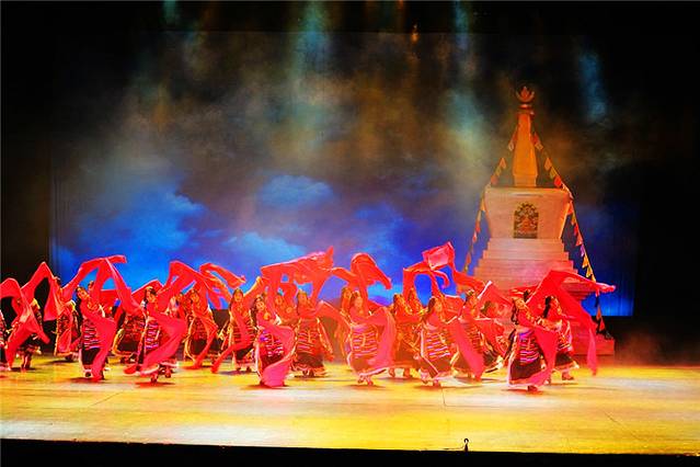 九寨沟藏族歌舞表演