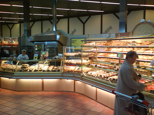 2017这是一家卢森堡的大型超市,售有各国商品